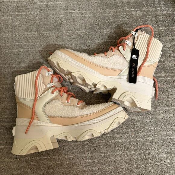 Sorel Brex Cozy Lace Up Boots White Cream Pink Size 7 Winter Boot NEW with Tags - Picture 1 of 11